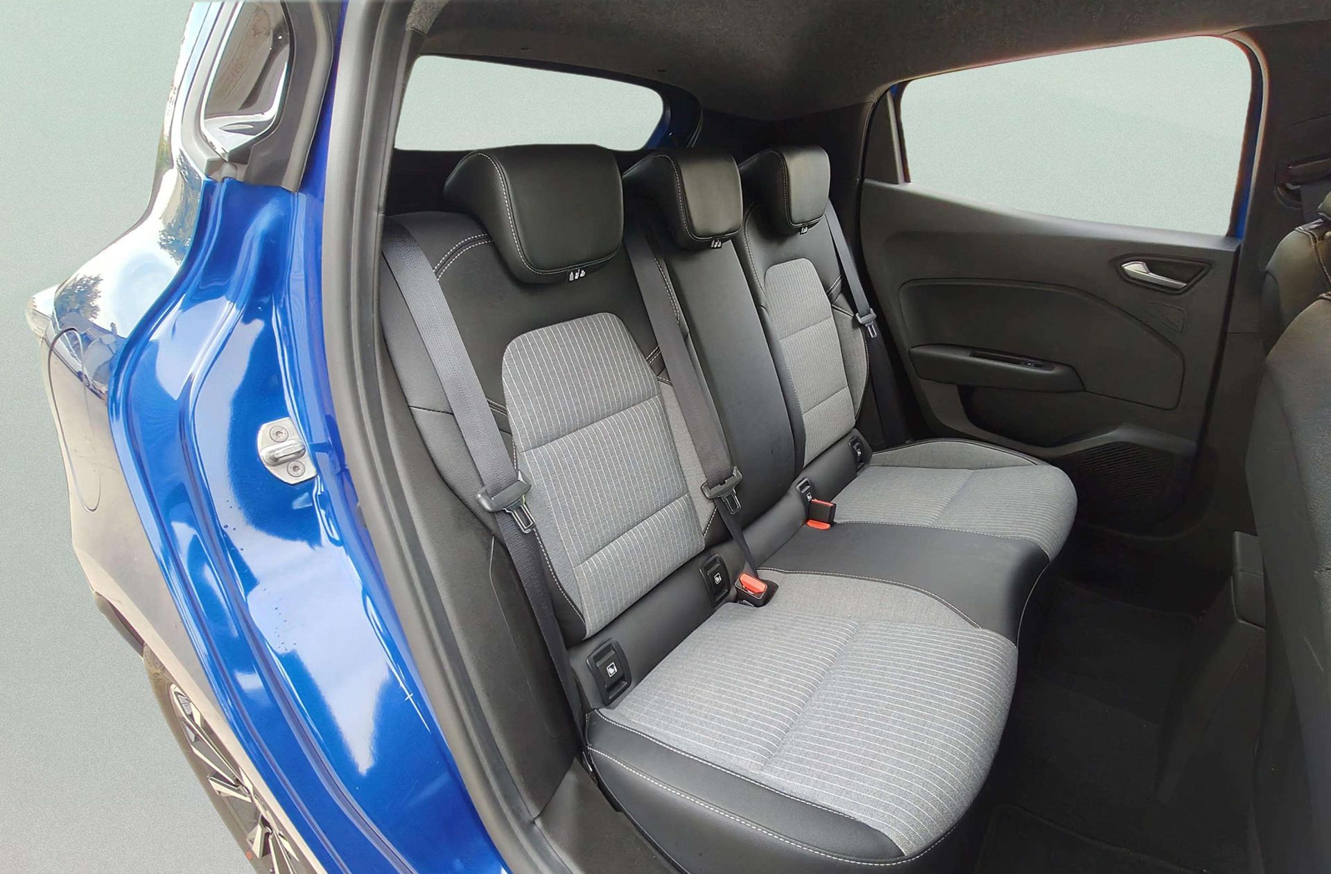 Renault Clio Techno TCe - foto 17