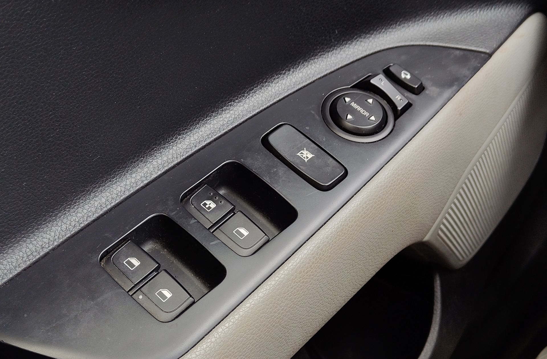 Kia Stonic 1.0 T-GDi Tech DCT - foto 36