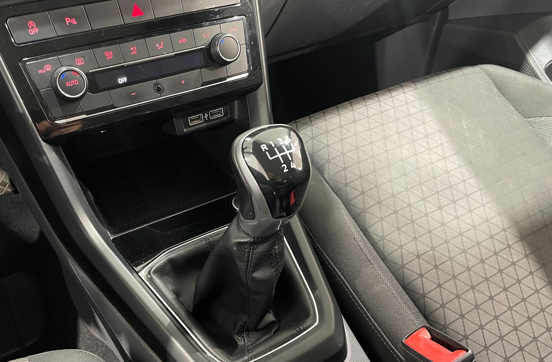 Volkswagen T-Cross Advance 1.0 TSI - foto 5