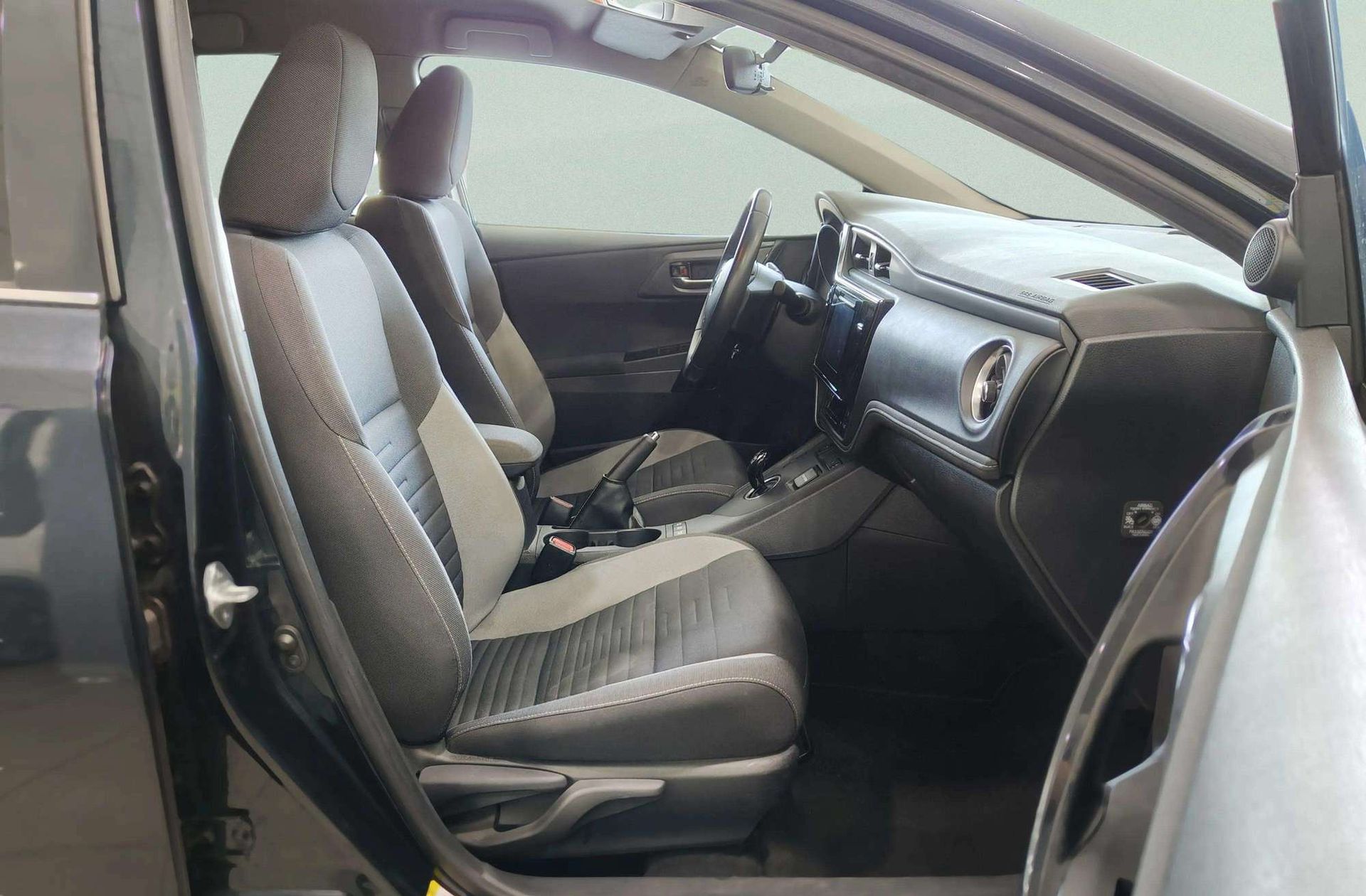 Toyota Auris 140H Touring Sports Active - foto 18