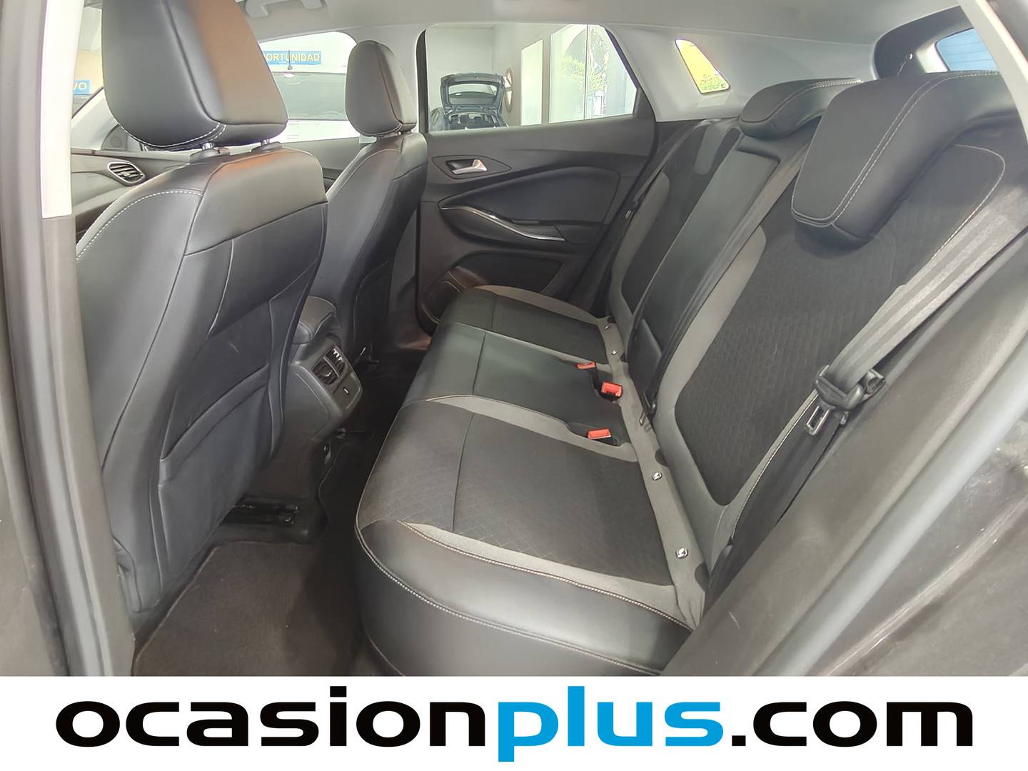Foto asientos traseros Opel Grandland X Opel Grandland X 1.6 Turbo PHEV Ultimate 4x4 Auto (200 CV)