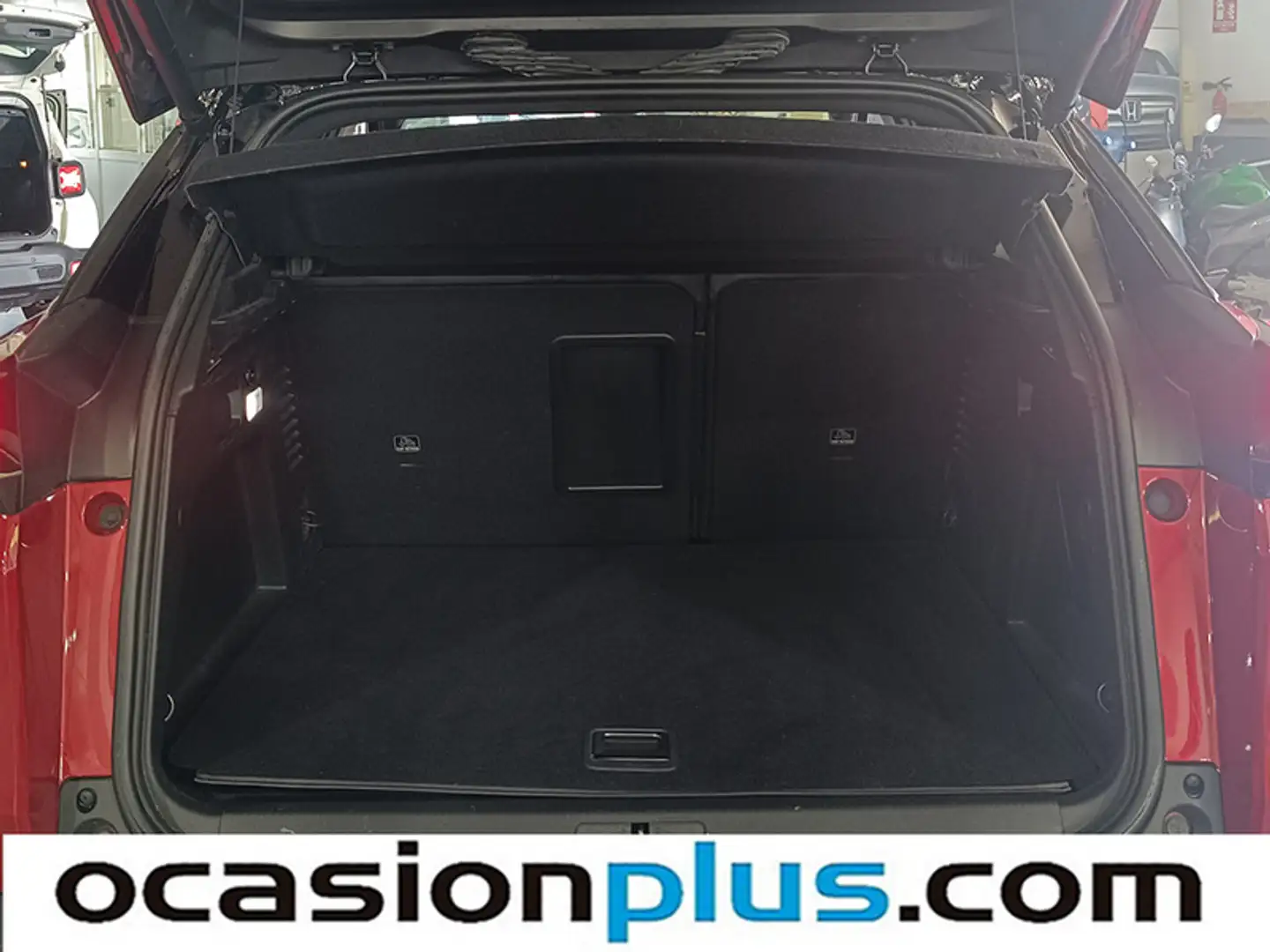 Foto Peugeot 3008 Hybrid Peugeot 3008 Hybrid 300 GT e-EAT8 Auto (300 CV)