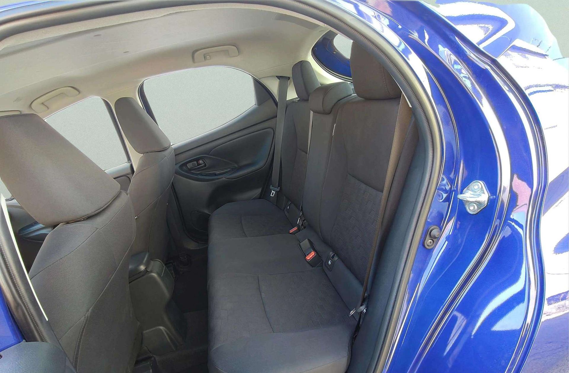 Toyota Yaris 120H Active Plus - foto 11