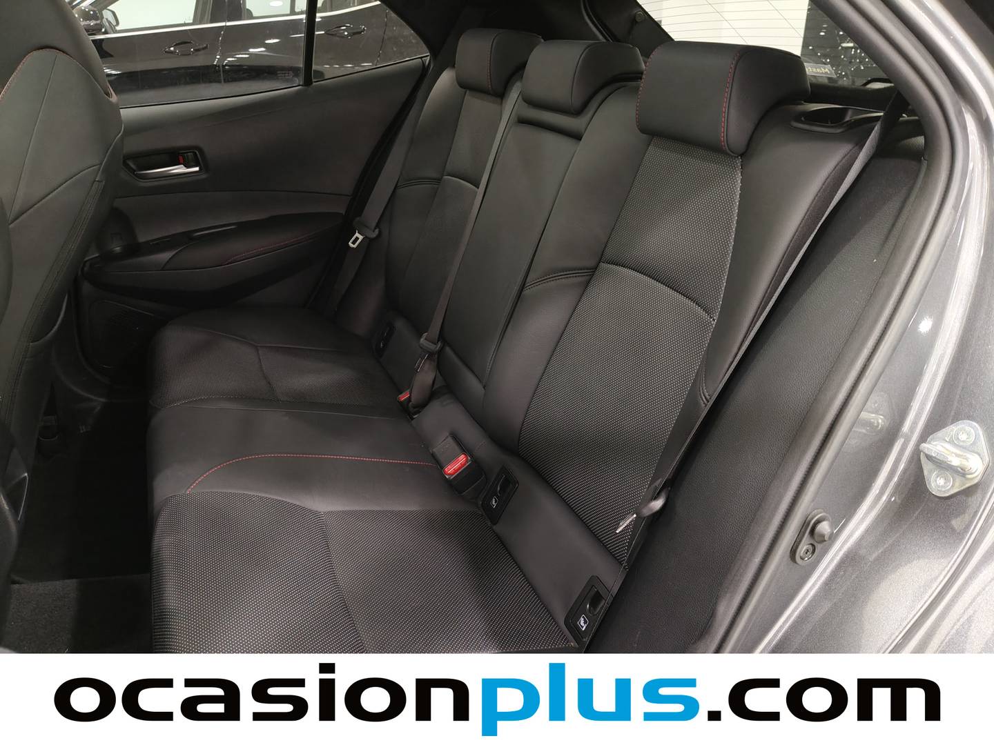 Foto asientos traseros Toyota Corolla Toyota Corolla 200H GR-Sport (196 CV)