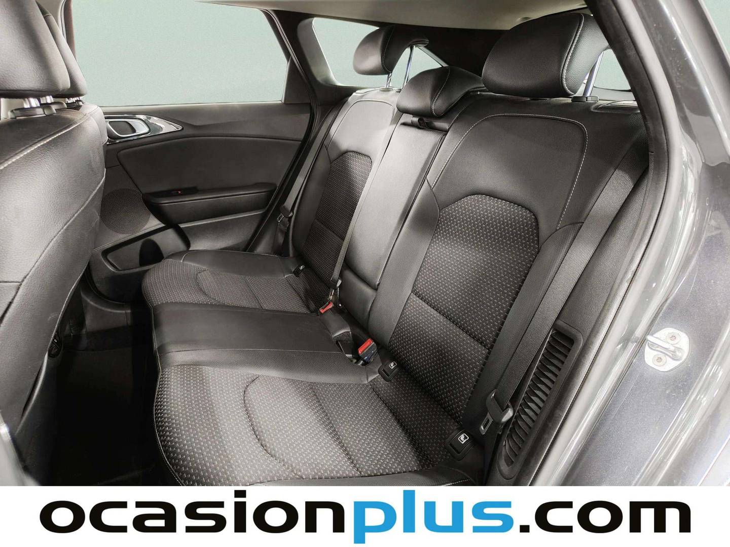 Foto asientos traseros KIA Ceed Tourer Kia Ceed Tourer 1.6 GDi PHEV eTech (141 CV)