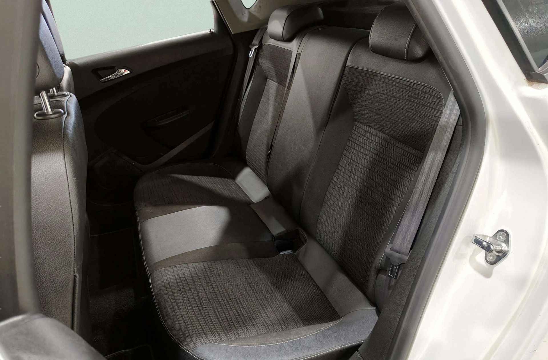 Opel Astra 2.0 CDTi Excellence - foto 12