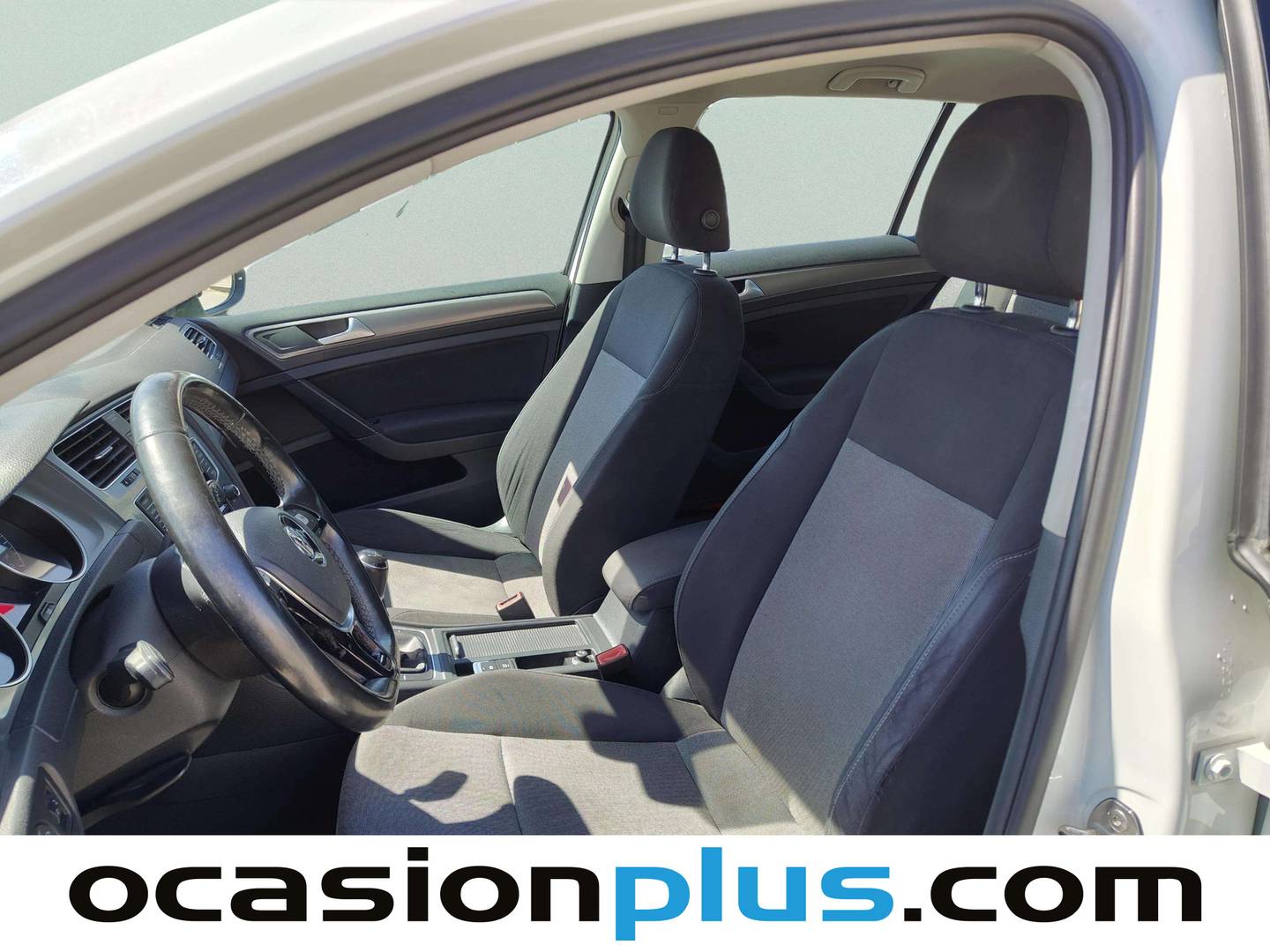 Foto asientos delanteros Volkswagen Golf Volkswagen Golf Business 1.6 TDI BMT (105 CV)