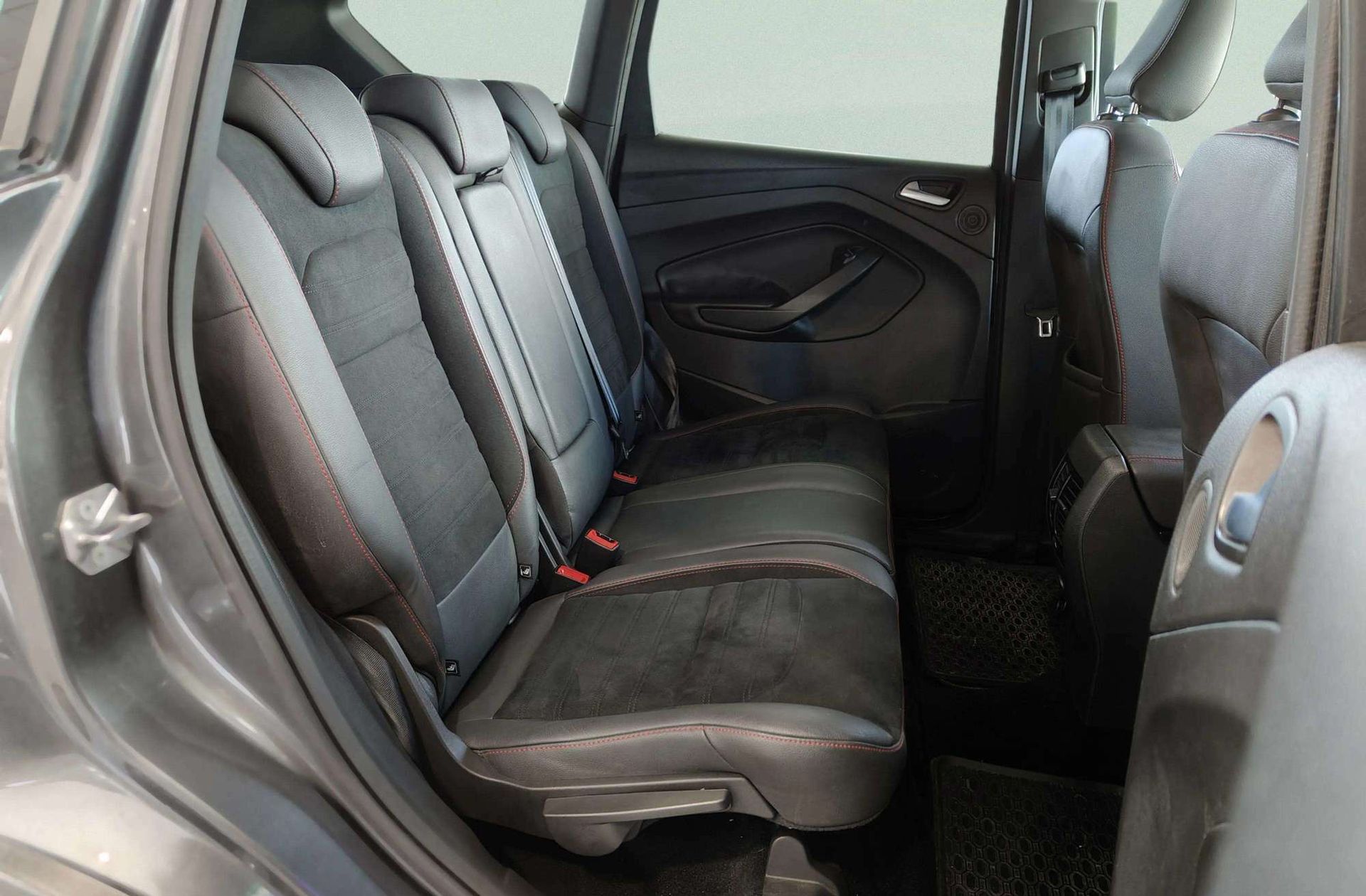 Ford Kuga 2.0 TDCi ST-Line 4x4 Powershift - foto 22