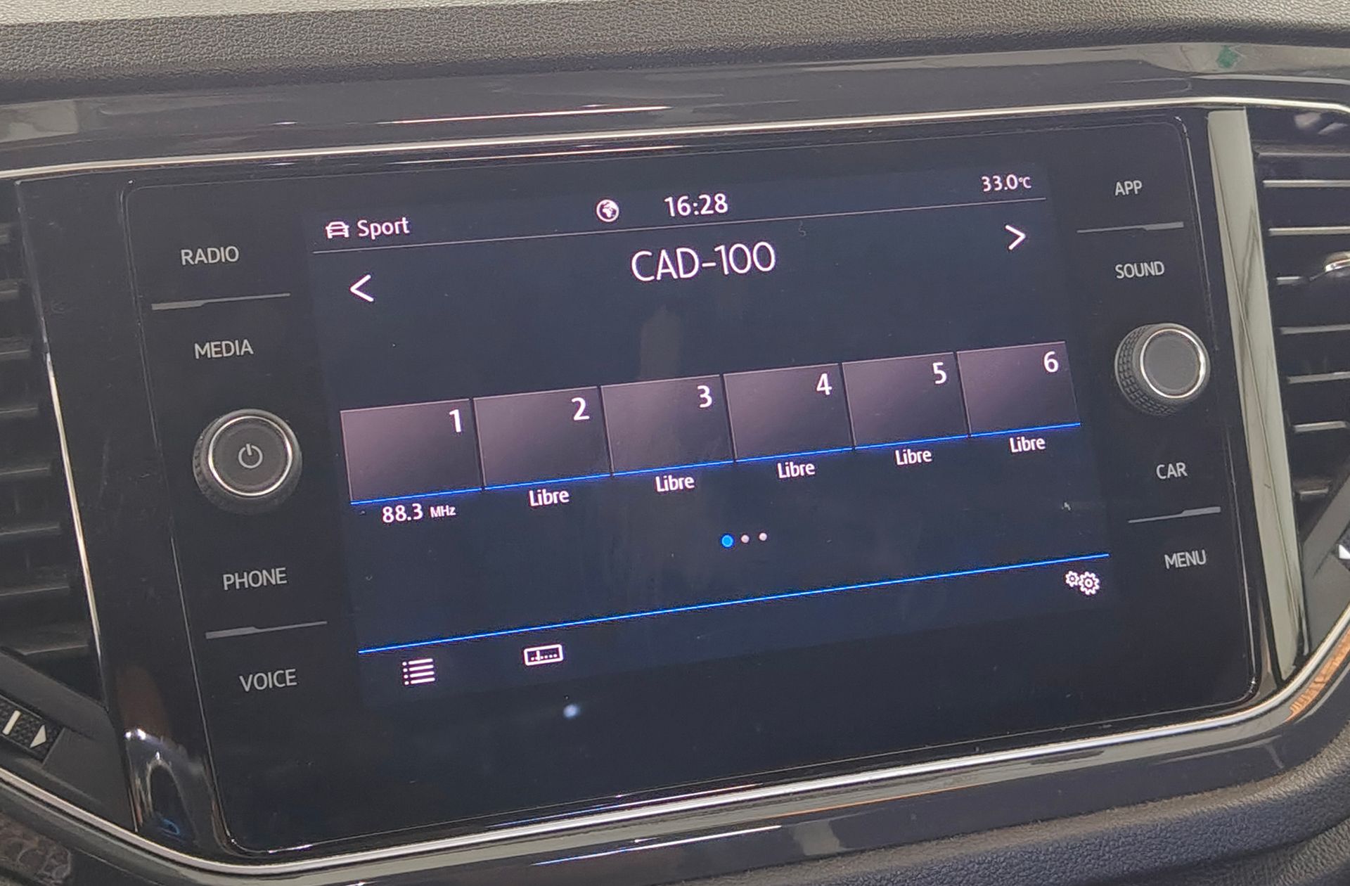 Volkswagen T-Roc Sport 1.5 TSI DSG - foto 38
