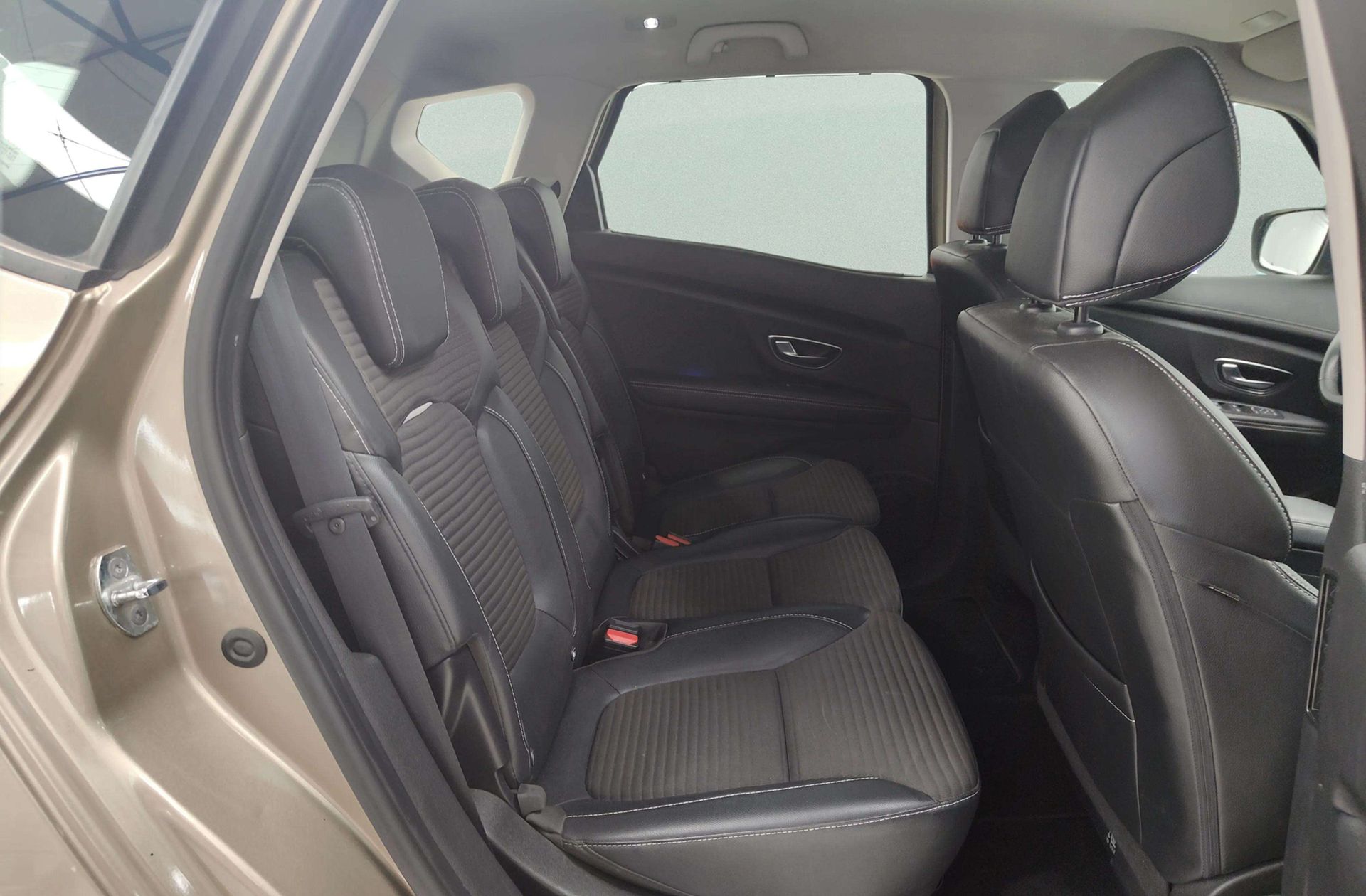 Renault Scénic Zen Blue dCi - foto 18
