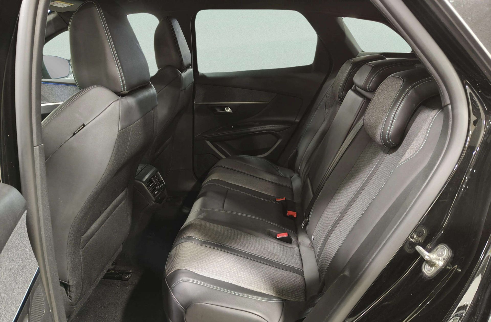 Peugeot 3008 300 Allure Pack e-EAT8 - foto 13