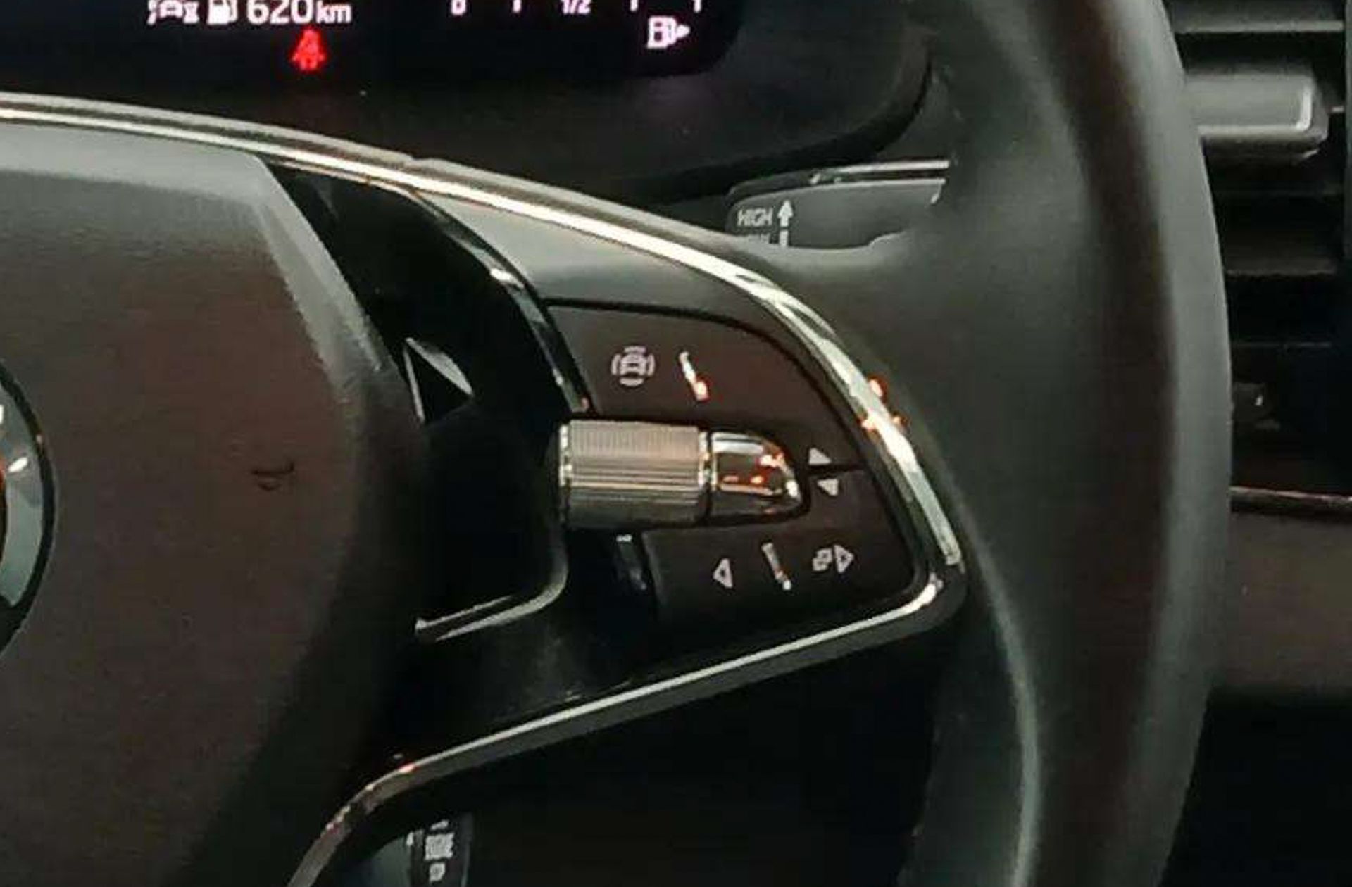 Škoda Karoq 2.0 TDI Selection - foto 25