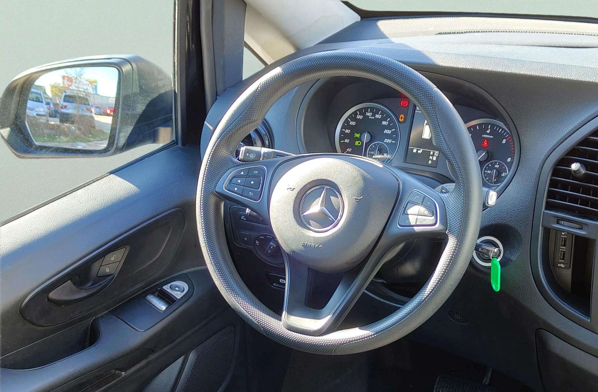 Mercedes-Benz Vito 114 CDI Tourer Pro Larga 9 plazas - foto 18