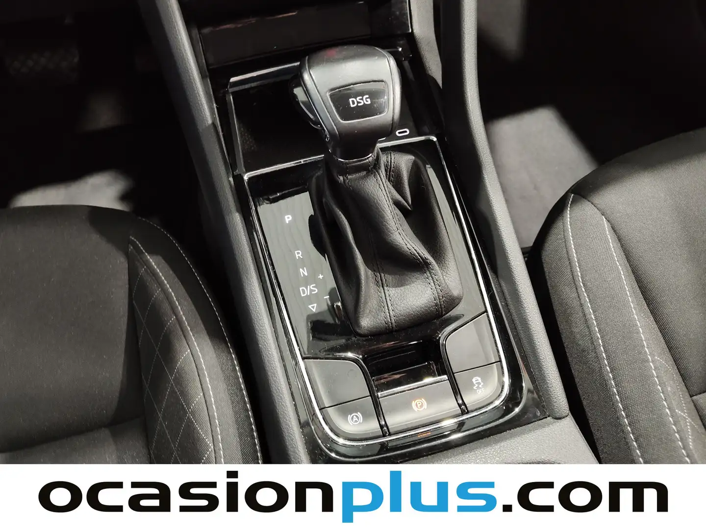 Foto Skoda Karoq Skoda Karoq 2.0 TDI Ambition DSG (115 CV)