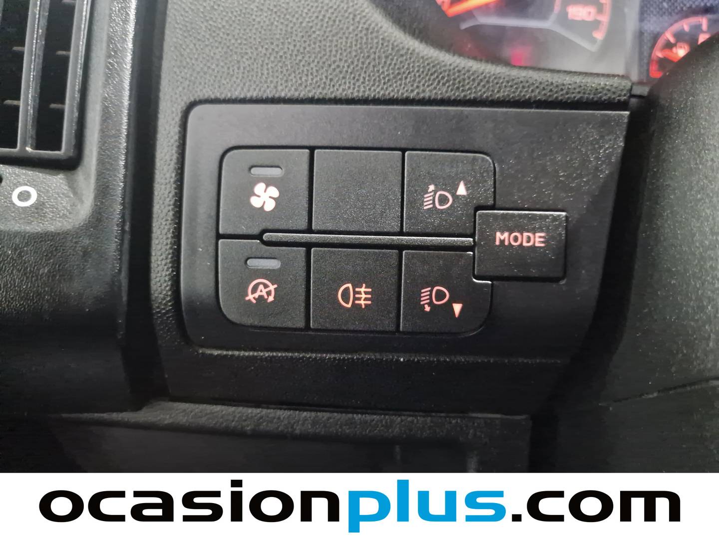 Extras y acabados del Peugeot Boxer Peugeot Boxer Mini bus BlueHDi 140 333 L2H2 (140 CV) 9 Plazas