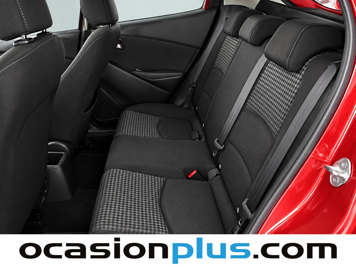 Foto asientos traseros Mazda Mazda2 Mazda Mazda 2 1.5 GE Black Tech Edition (90 CV)