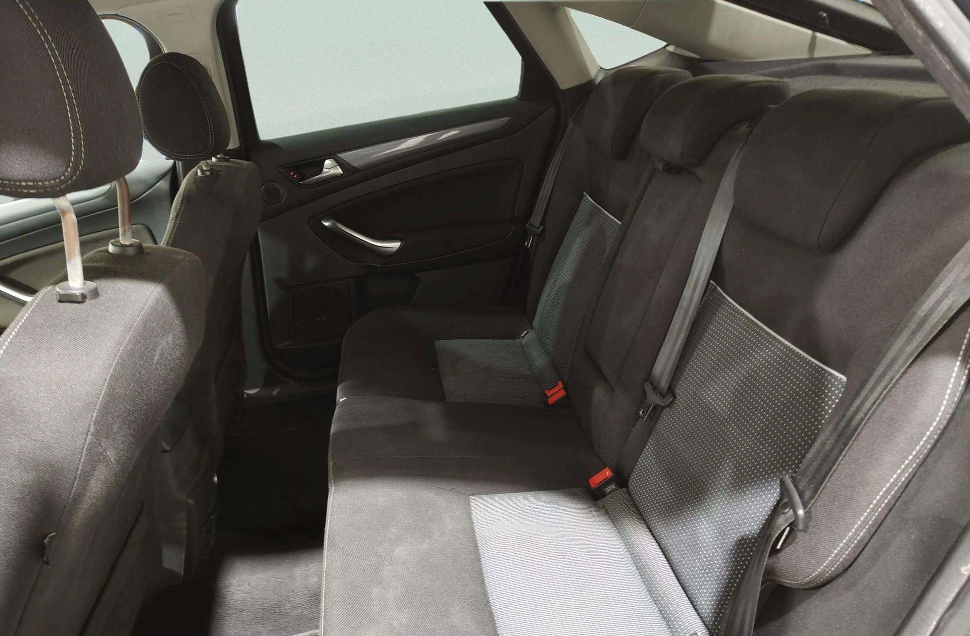 Ford Mondeo 2.0 TDCi Limited Edition - foto 11