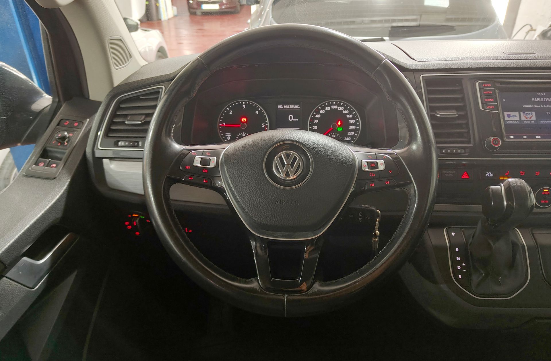 Volkswagen Caravelle Premium Batalla Larga 2.0 TDI BMT DSG - foto 23
