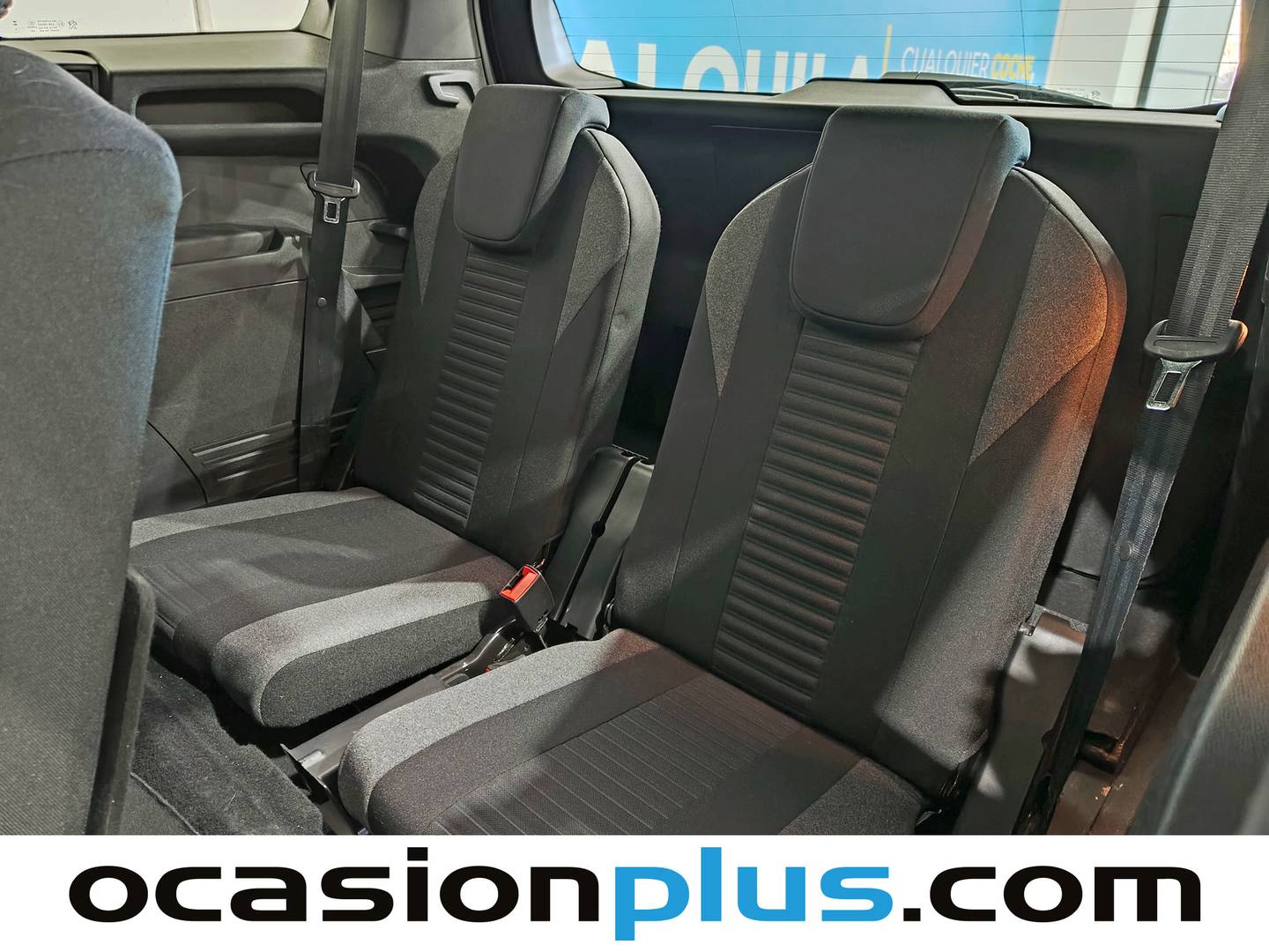 Foto asientos delanteros Peugeot 5008 Hybrid Peugeot 5008 Hybrid 1.2 Active Pack eDCS6 (136 CV) 7 Plazas