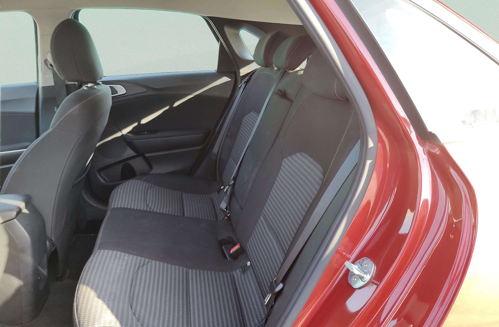 Kia Ceed 1.6 MHEV iMT Drive - foto 13