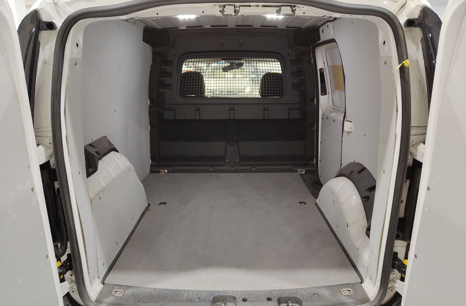 Volkswagen Caddy Cargo 2.0 TDI - foto 14