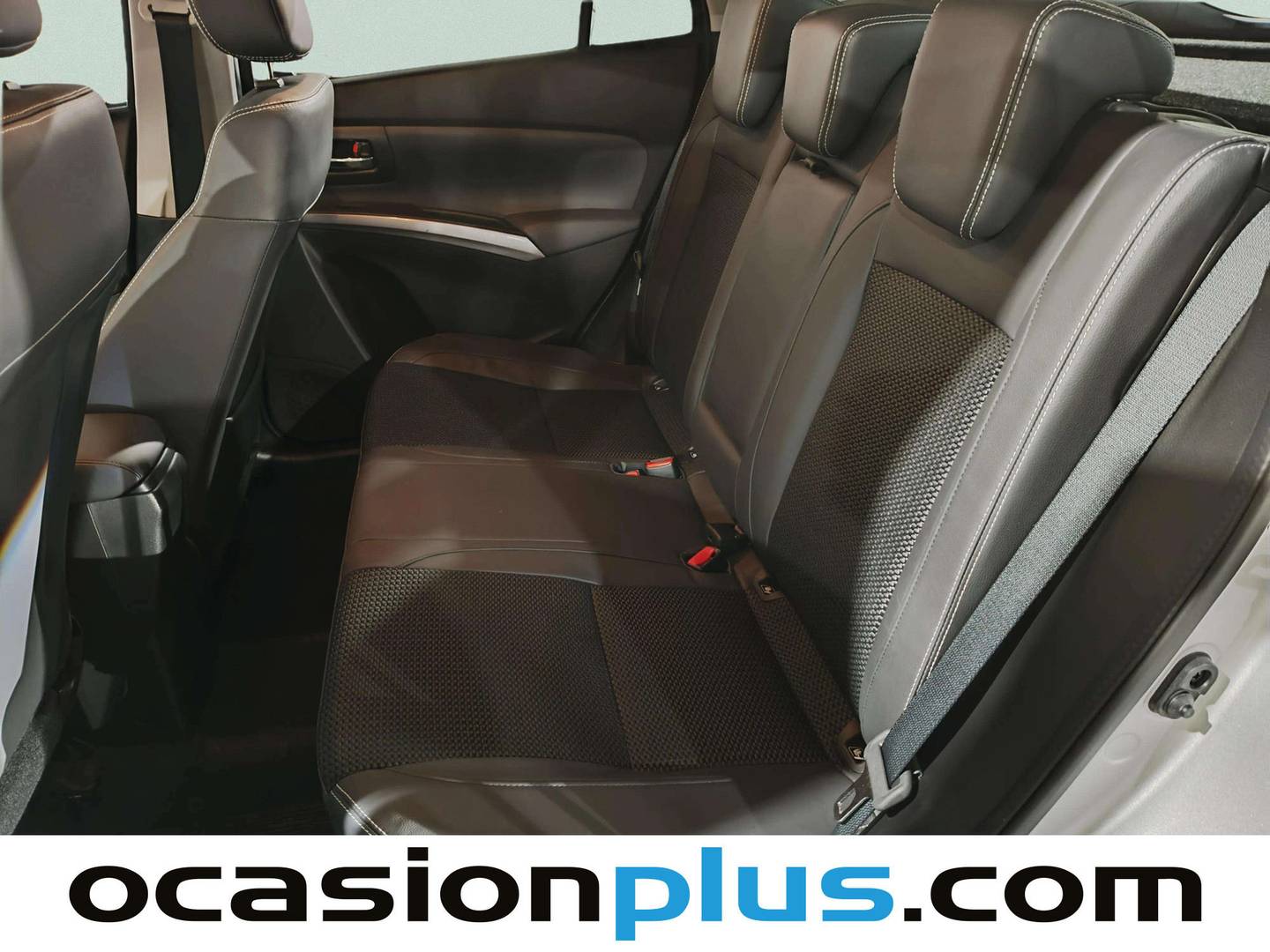 Foto asientos traseros Suzuki S-Cross Suzuki S-Cross 1.4T Mild Hybrid S3 4WD  (129 CV)