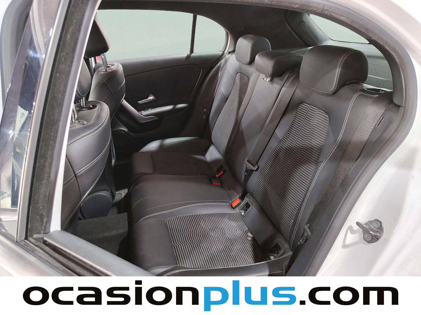 Foto asientos traseros Mercedes Clase A Mercedes-Benz Clase A 200 d (150 CV)