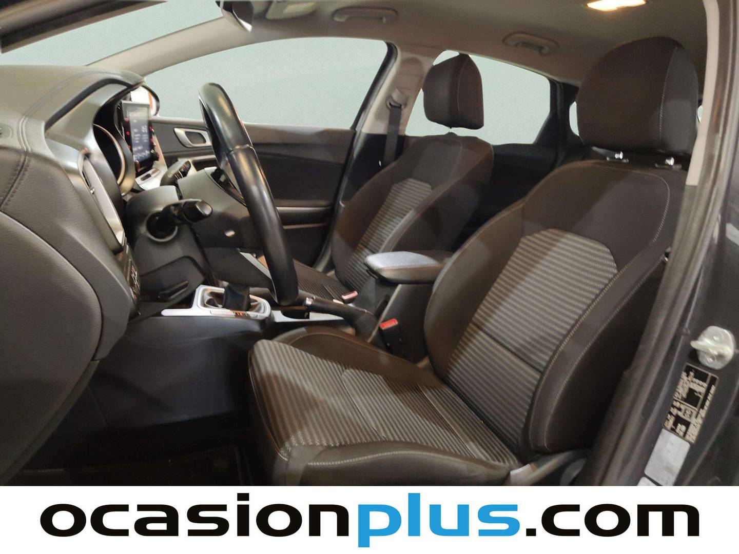 Foto asientos delanteros KIA Ceed KIA Ceed 1.6 MHEV iMT Drive (136 CV)