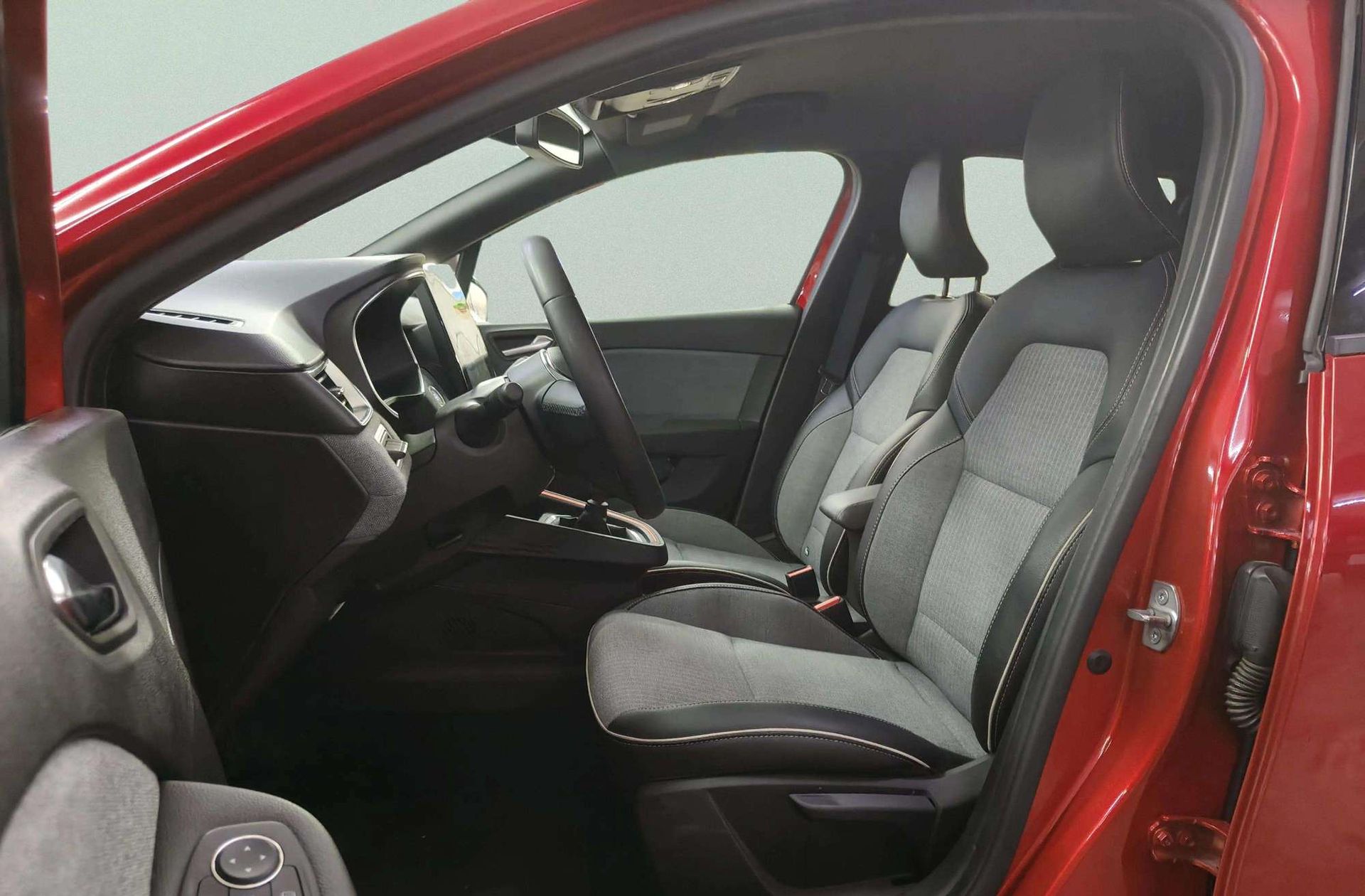Renault Clio Techno TCe - foto 12
