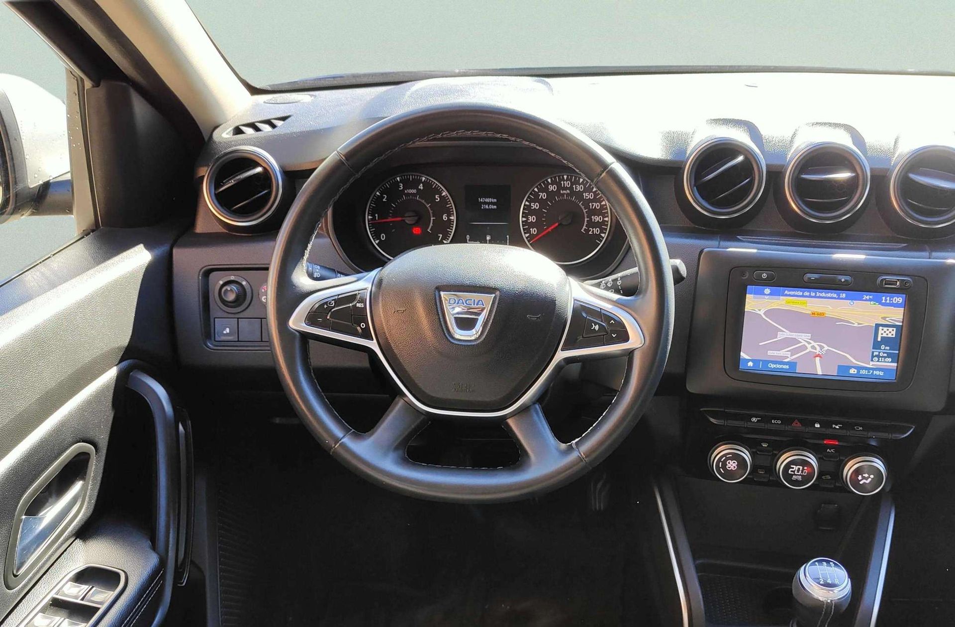 Dacia Duster 1.6 GLP Prestige 4x2 - foto 27