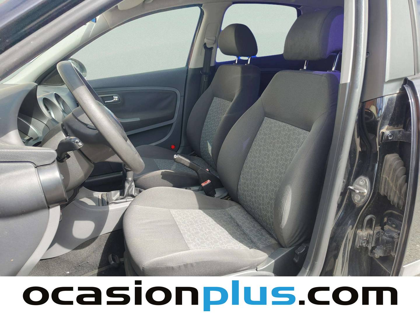 Foto asientos delanteros Seat Ibiza Seat Ibiza 1.2 Reference (70 CV)