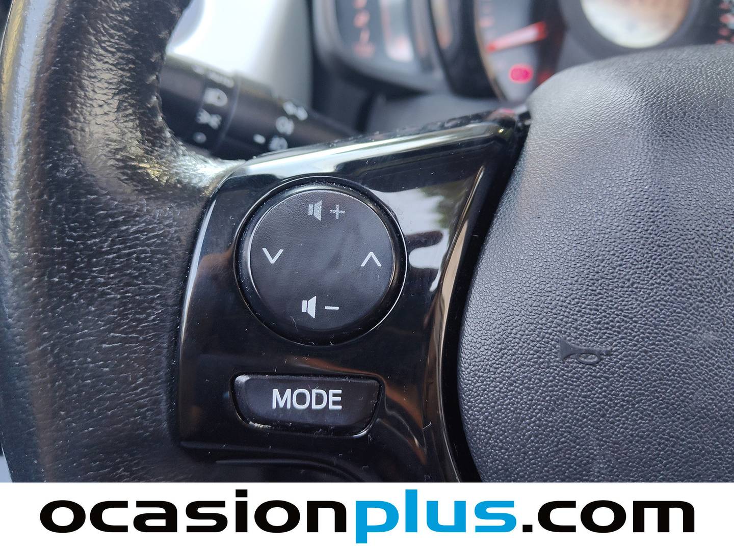 Peugeot 108 Peugeot 108 1.2 PureTech Roland Garros Top! (82 CV) de segunda mano