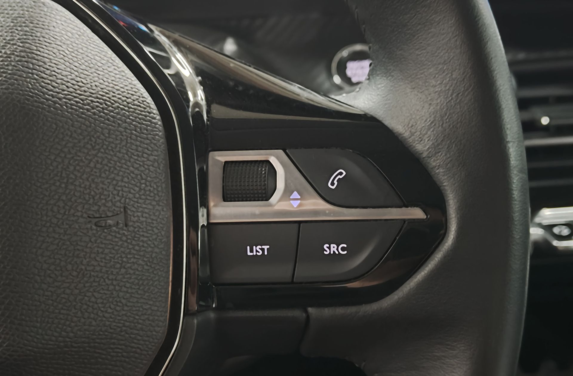 Peugeot 208 BlueHDi 100 Allure Pack - foto 29
