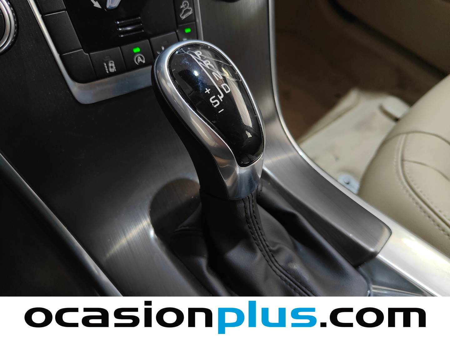 Foto Volvo XC60 Volvo XC60 D4 Momentum AWD Auto (190 CV)