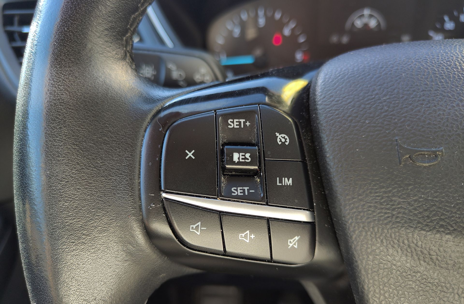 Ford Kuga 2.0 EcoBlue MHEV Titanium - foto 27