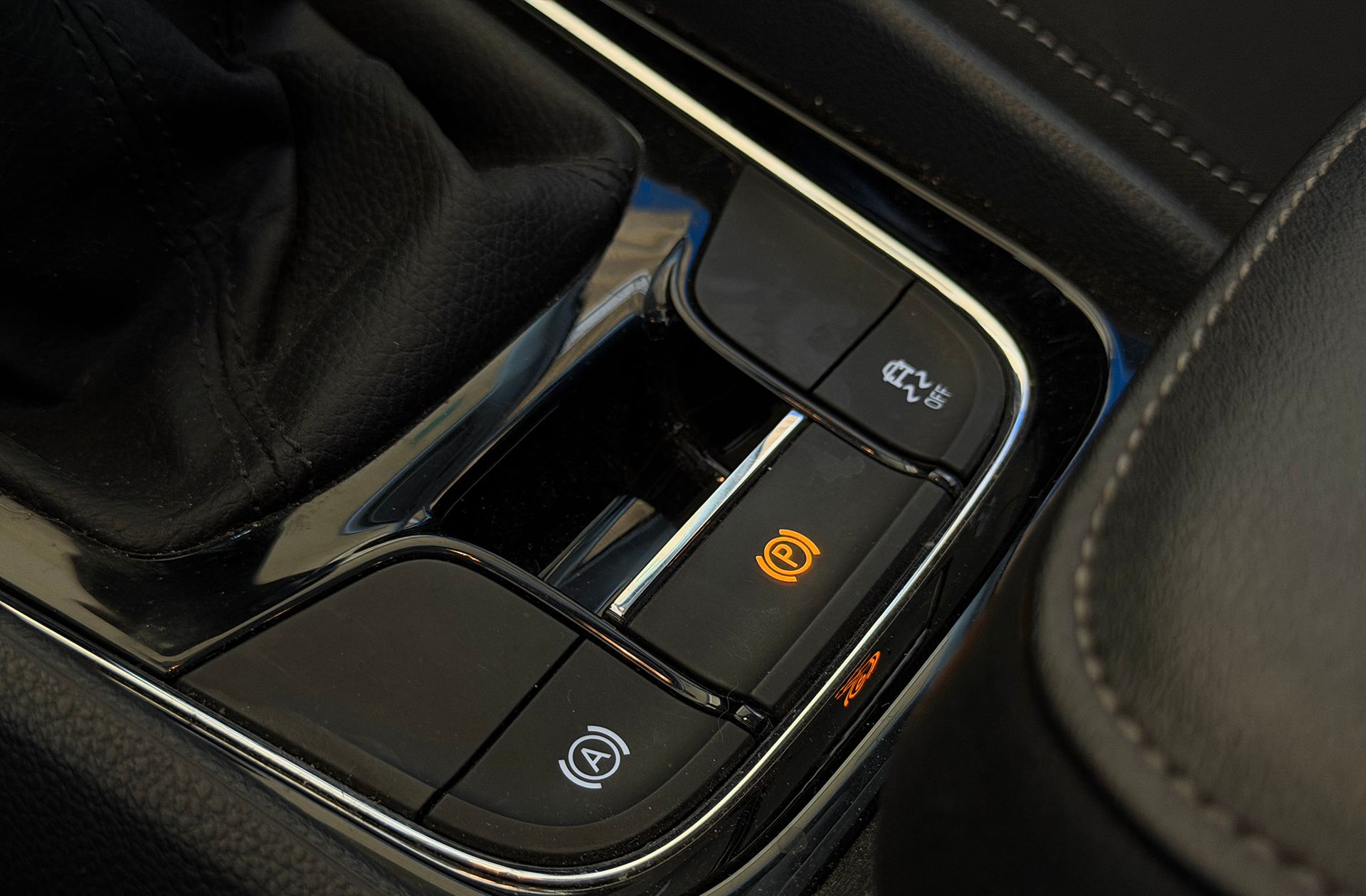 Škoda Karoq 1.5 TSI ACT Ambition - foto 27