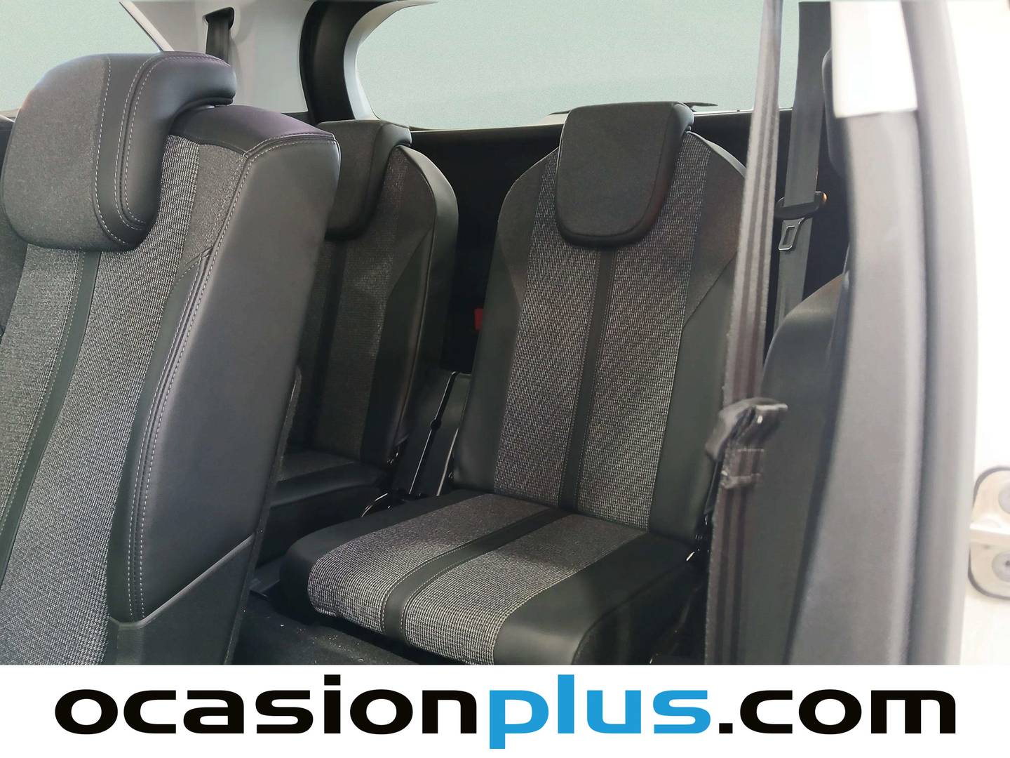 Foto asientos delanteros Peugeot 5008 Peugeot 5008 BlueHDi 130 S&S Allure (130 CV) 7 Plazas