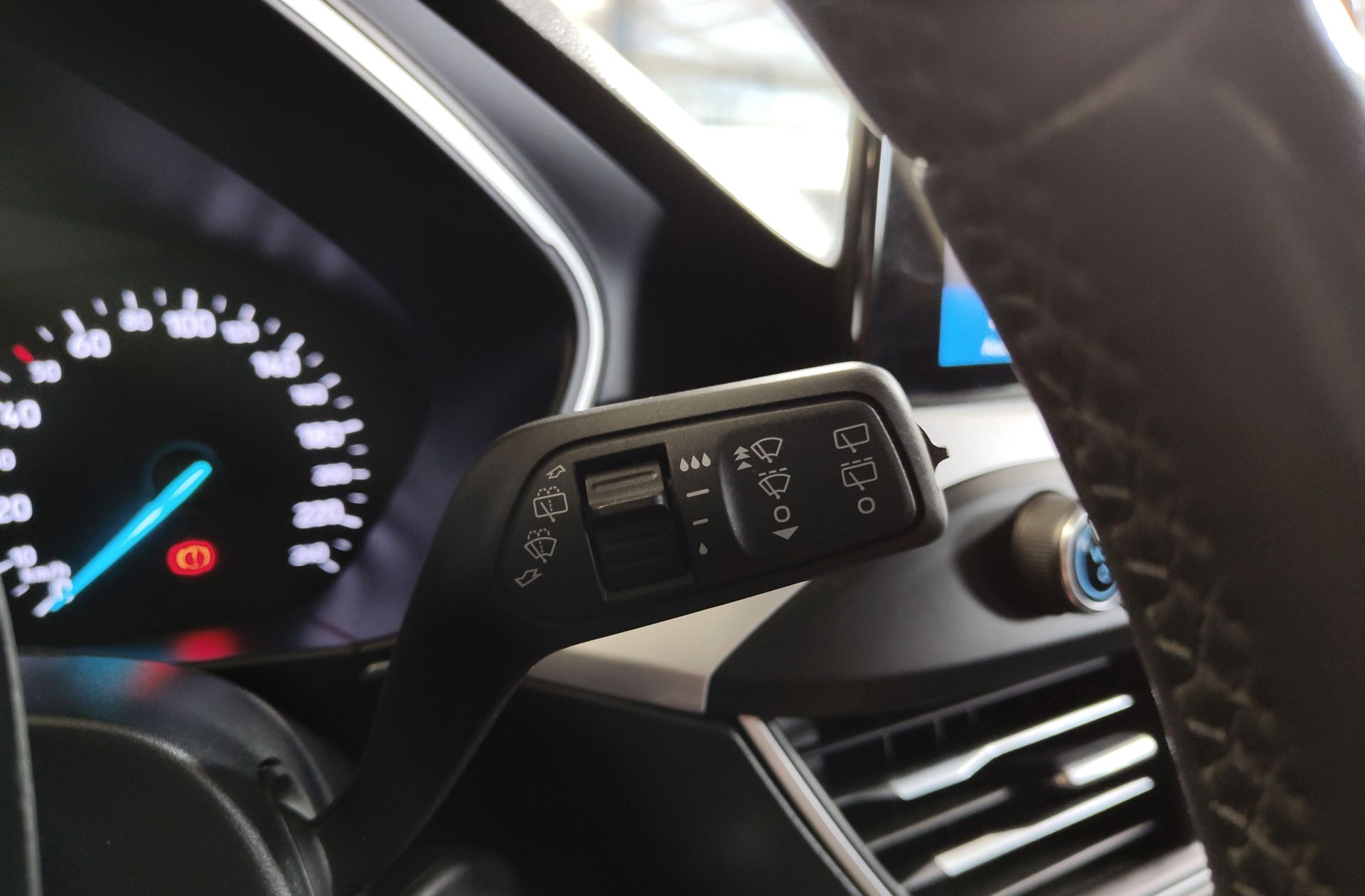 Ford Focus 1.5 EcoBlue Trend Edition - foto 23