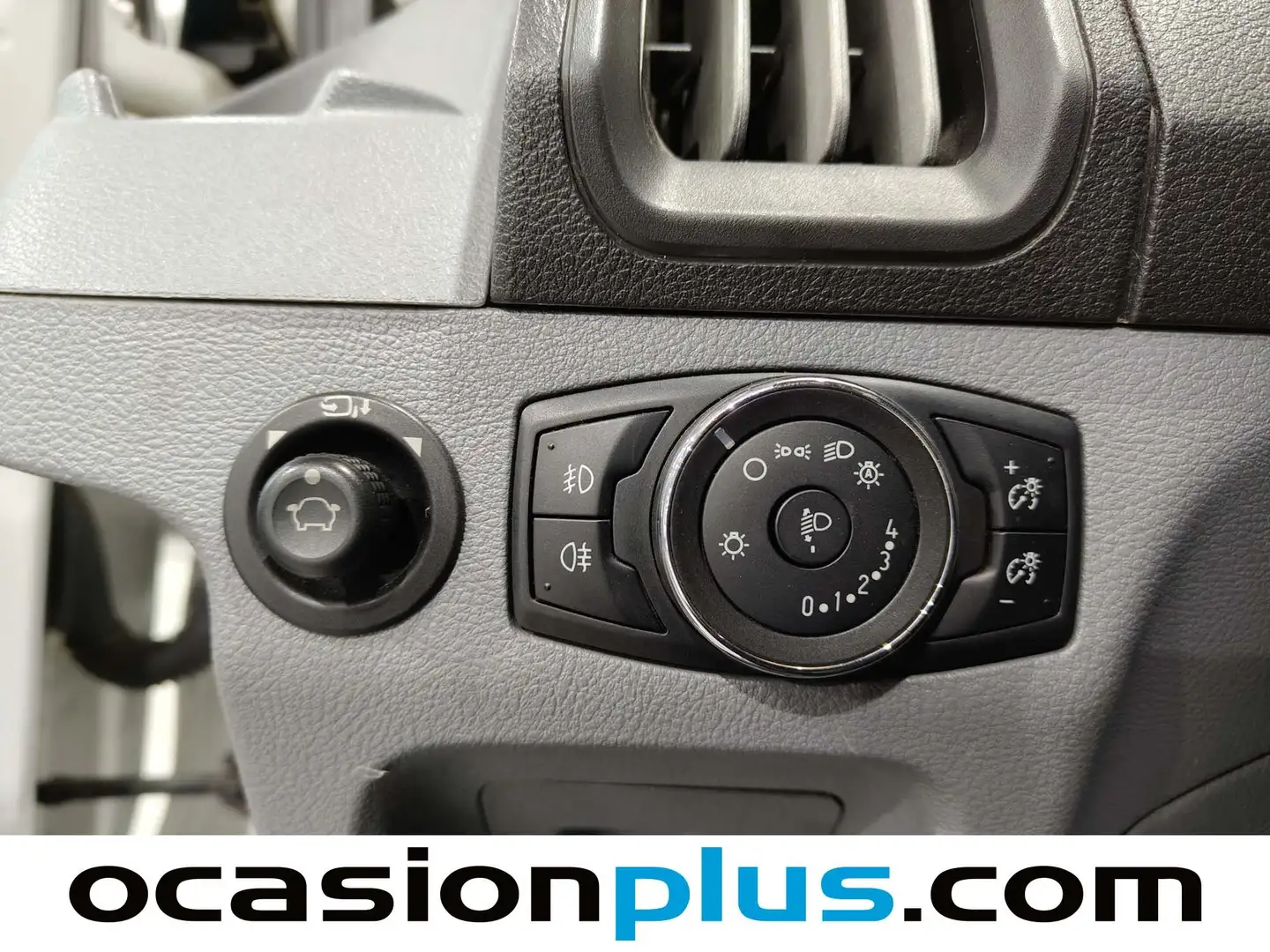 Foto Ford Transit Ford Transit Furgon 310 L3H2 Trend Delantera (130 CV)