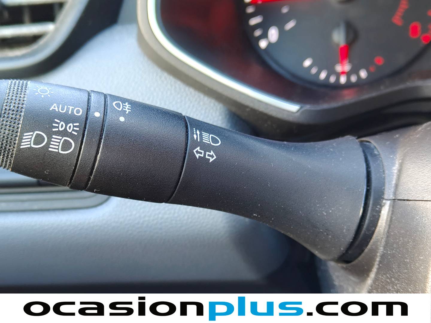 Equipamiento del Renault Clio Renault Clio Business SCe (65 CV)