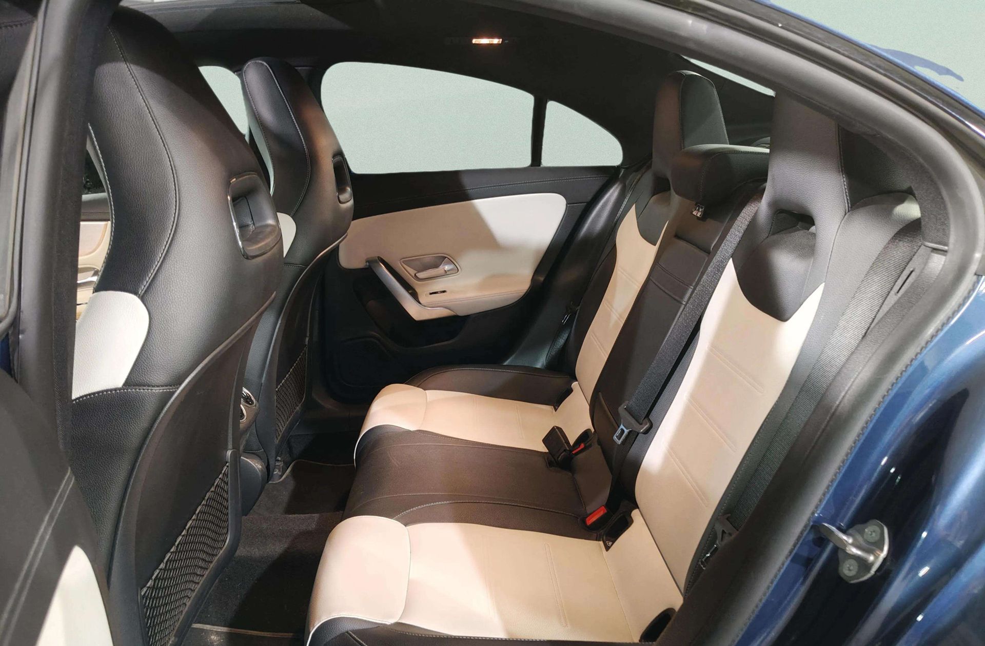 Mercedes-Benz CLA 220 d - foto 18