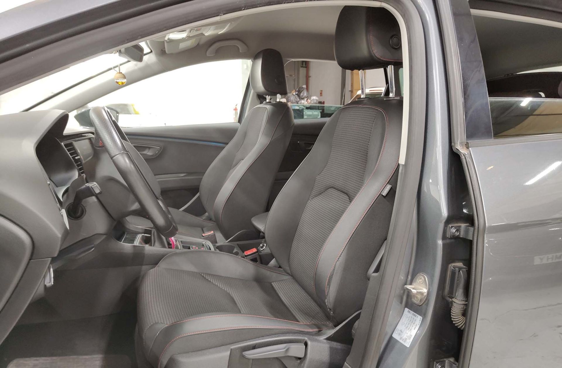 SEAT León ST 2.0 TDI FR - foto 11