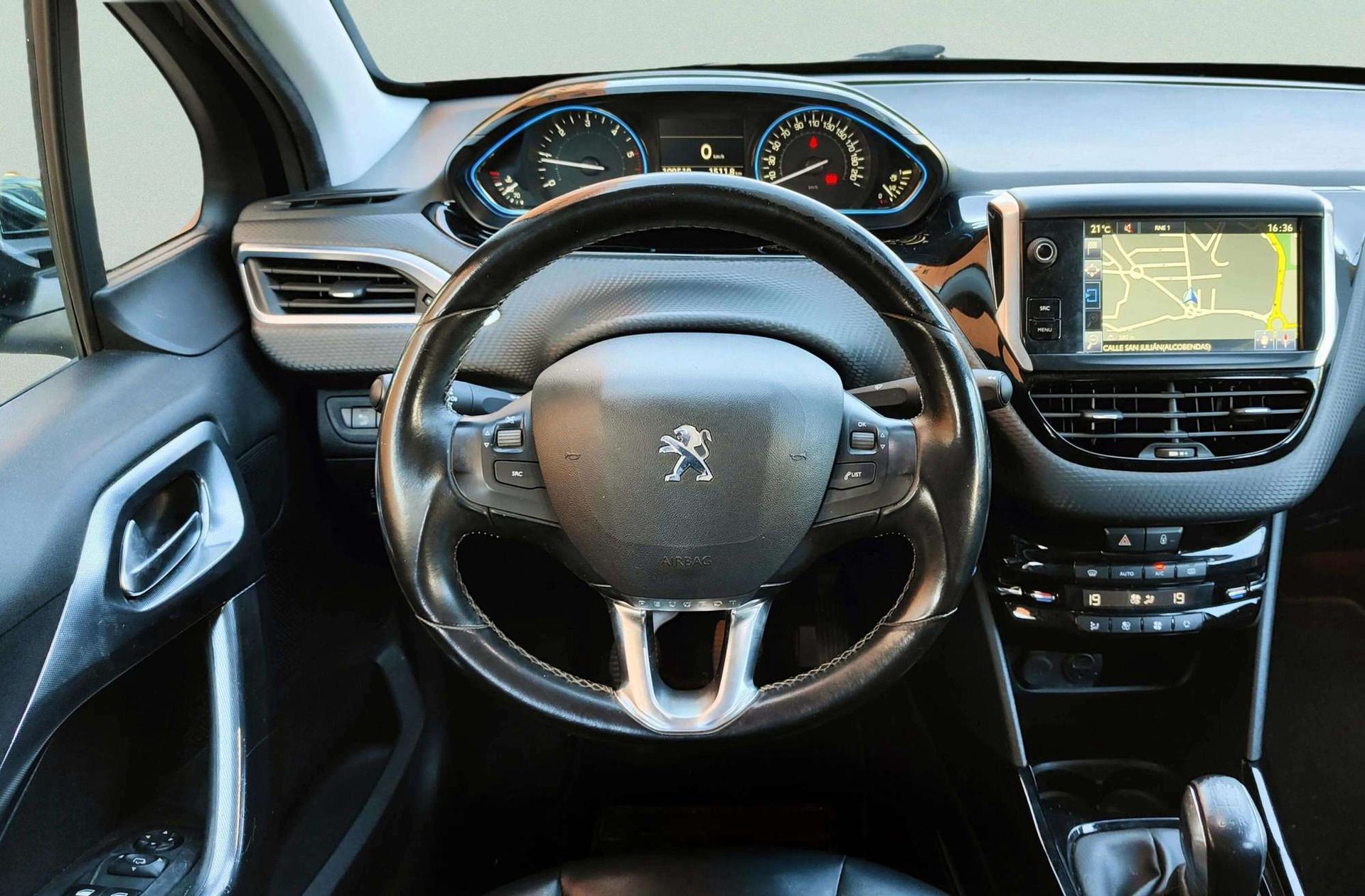 Peugeot 2008 BlueHDi 100 Allure - foto 21