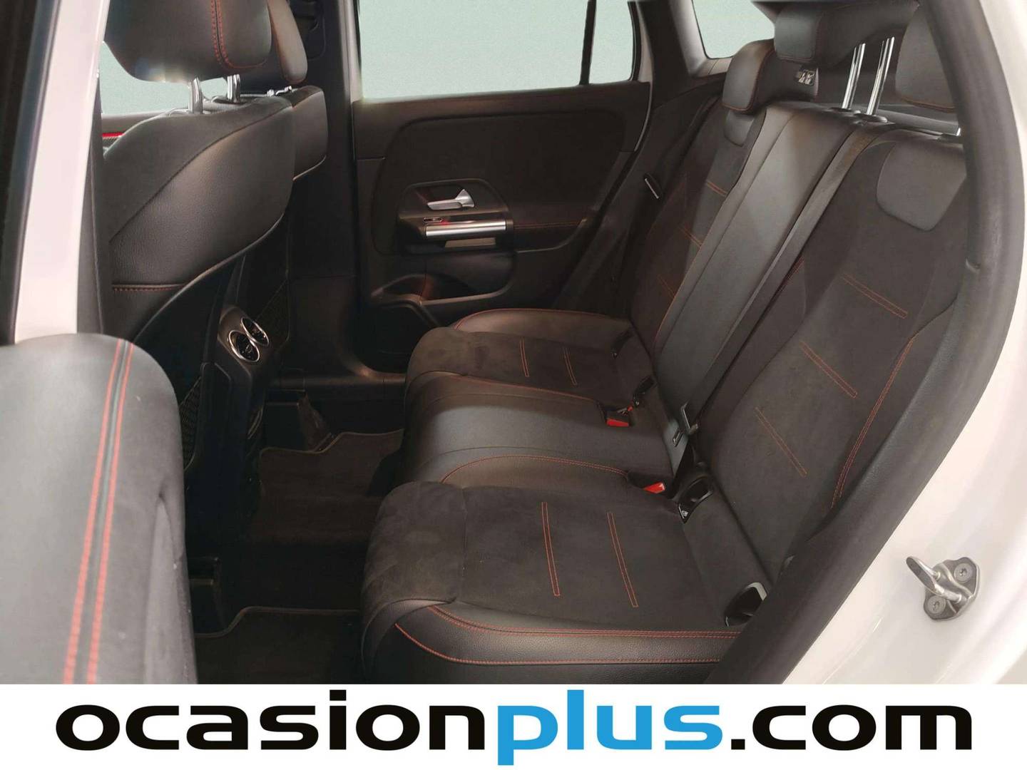 Foto asientos traseros Mercedes GLA Mercedes GLA 250 e Pack AMG  (218 CV)