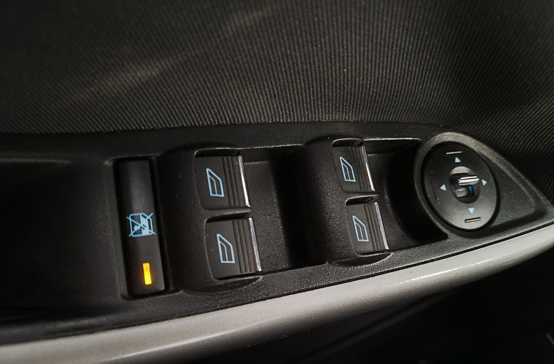 Ford Focus 1.0 EcoBoost Edition - foto 26