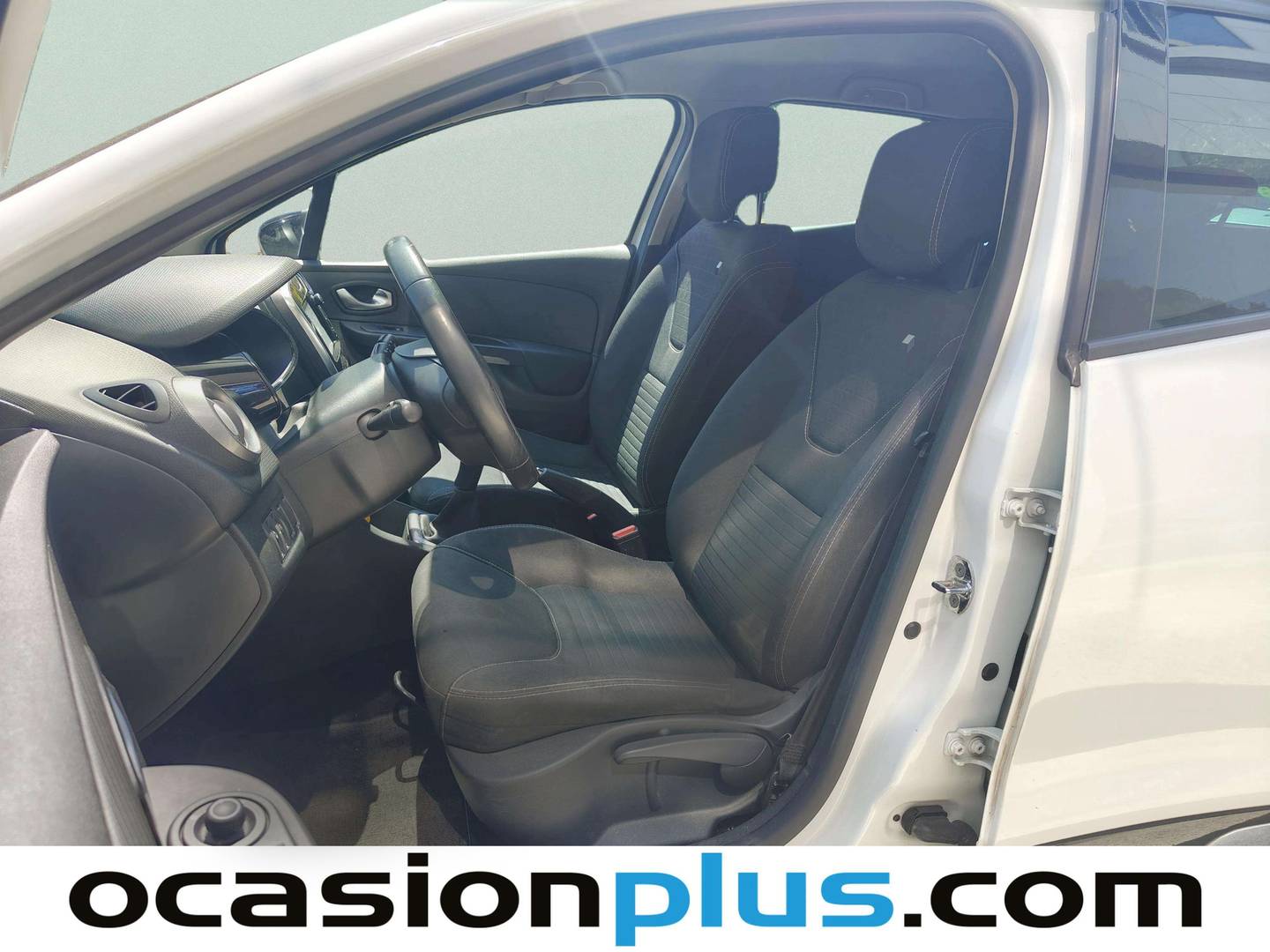 Foto asientos delanteros Renault Clio Renault Clio Limited 1.2 (75 CV)