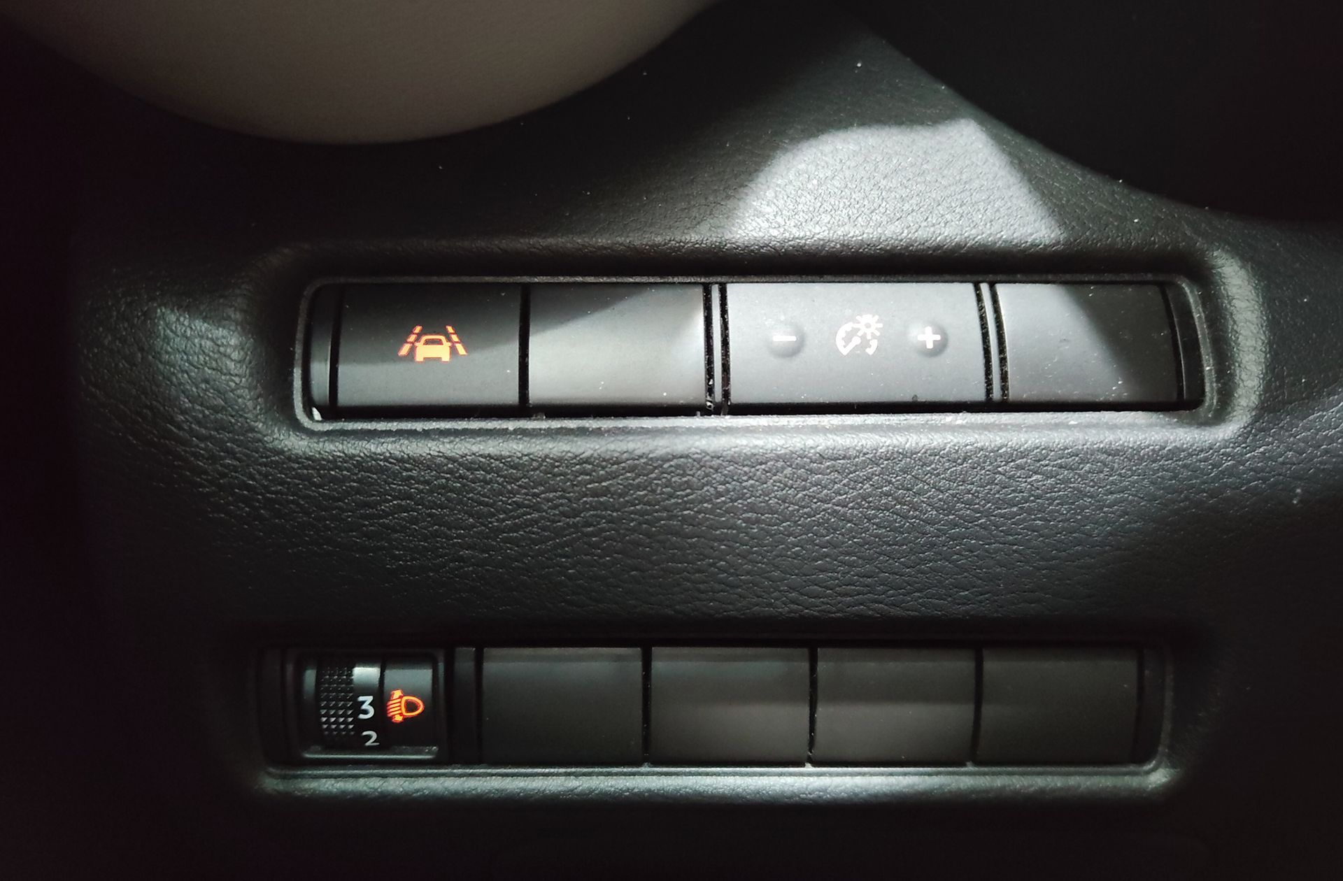 Nissan Juke 1.6 Hybrid Premiere Edition - foto 25
