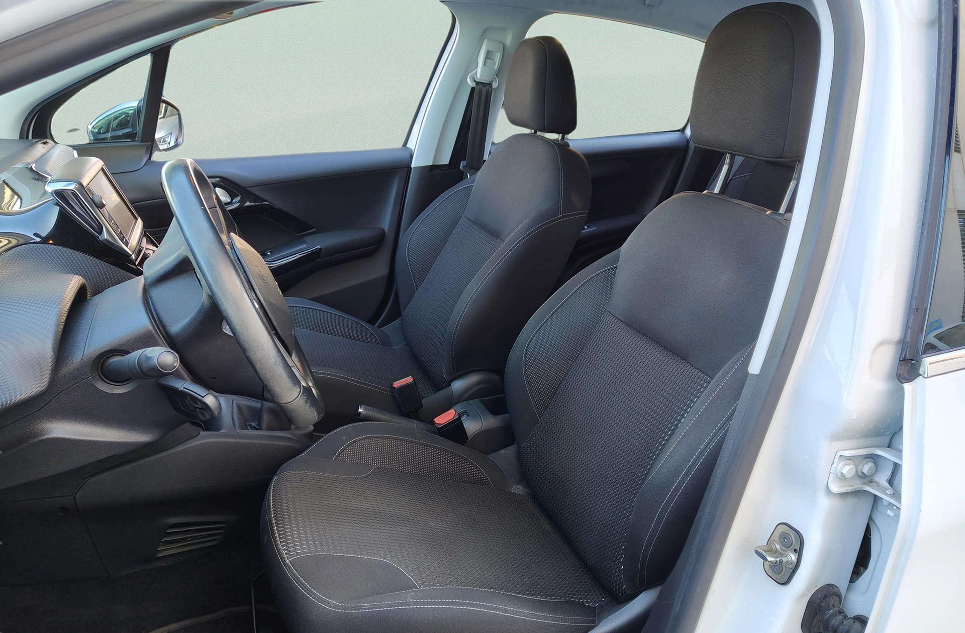 Peugeot 208 1.2 PureTech Allure - foto 12