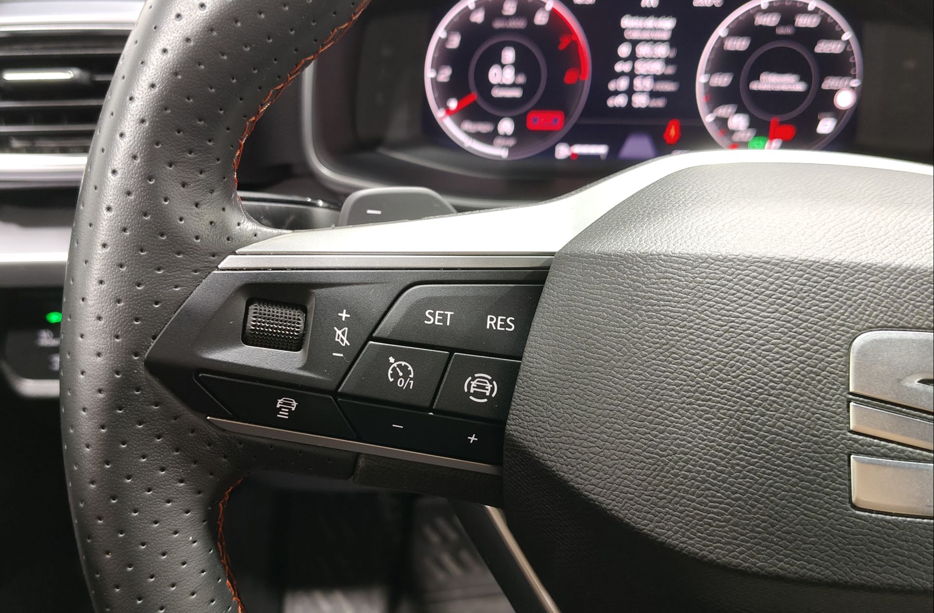 SEAT León 1.0 eTSI FR XL DSG - foto 25