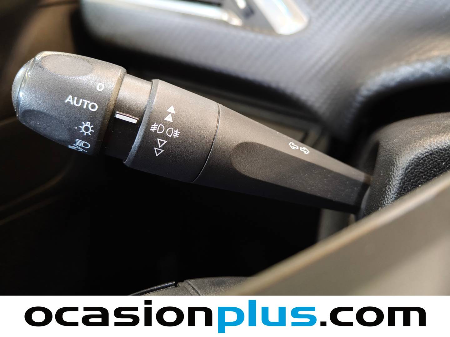 Peugeot 208 Peugeot 208 PureTech Signature (82 CV) de segunda mano